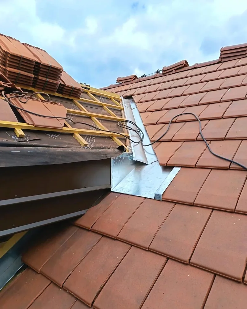 Habillage zinc neuf en noue de toiture à Limeil-Brévannes